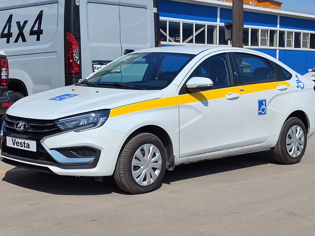 Автомобиль для инвалидов с ручным управлением на базе Lada Vesta - фото Продукция в наличии